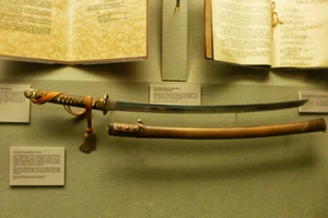 Kho báu núi Tàu (Kỳ III): Nhà ngoại cảm và thanh kiếm Nhật Hoàng