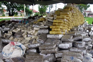 Vụ mua bán 541 bánh heroin tại Hòa Bình: Đề nghị 8 án tử hình