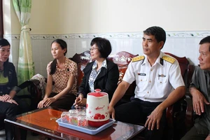 Tấm lòng dành cho vợ liệt sĩ nhà dàn DKI