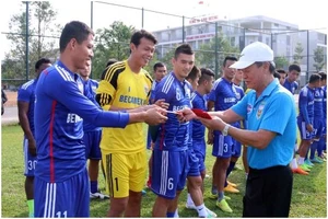 B.Bình Dương tập khai Xuân