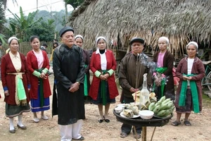 Độc đáo tục 'ngủ mái' của người Thổ ở xứ Thanh