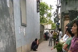 Tá hỏa phát hiện xác người đàn ông phân hủy trong phòng trọ