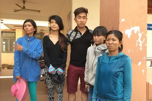 Nhóm ‘nữ quái’ đóng giả người bán vé số để trộm tài sản