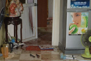 40 cảnh sát bao vây kẻ cầm dao khống chế vợ bạn