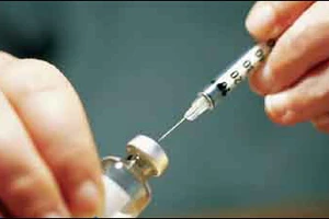 Bệnh nhi 5 tháng tuổi tử vong sau khi tiêm thuốc 'hàng ngày'