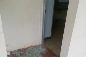 Nhà vệ sinh của công trình trăm tỉ bị đập phá, trộm đồ