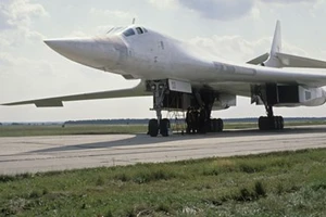 Vì sao Nga quyết hồi sinh ‘Thiên nga Trắng’ Tu-160