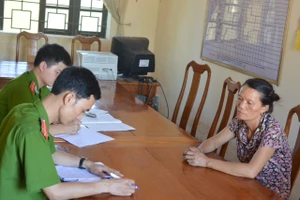 Khởi tố nguyên chủ tịch phụ nữ xã lập hồ sơ khống để tham ô