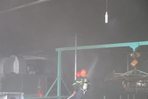 Cháy dữ dội ở nhà máy mủ cao su sấy khô