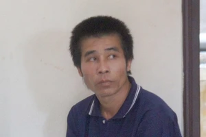 Chở cháu 9 tuổi đi mua rượu để…hiếp dâm: 18 năm tù