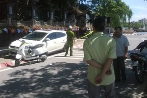 Một người đàn ông gục chết bất thường trên xe ô tô