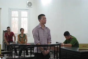 Tát chết người vì bị chửi thả rắn ra đường