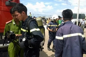 Rò rỉ khí ga, hàng trăm công nhân tháo chạy tán loạn