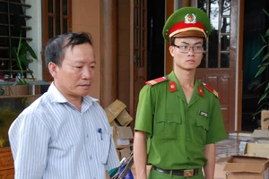 Khởi tố 3 lãnh đạo xã ăn chặn tiền hỗ trợ hộ nghèo làm nhà