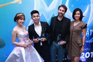 Đạo diễn Chiến binh mặt trăng đến Việt Nam