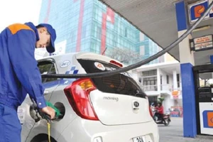 Không giảm giá cước theo xăng dầu: Phạt thế nào?