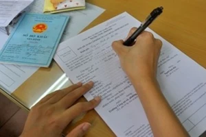 Nguy cơ mất tiền tỉ vì ký khống giấy tờ cho nhân viên ngân hàng