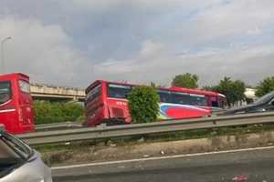Tai nạn liên hoàn trên cao tốc Trung Lương, hai người chết