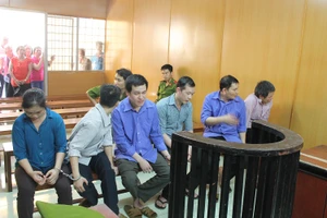 Lãnh án nặng vì cho thuê nhà tập kết buôn thuốc lá lậu