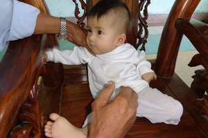 Lại một em bé bị bỏ rơi thương tâm