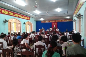 Vụ mang quan tài lên cao tốc: Đã chi tiền thưởng cho người dân