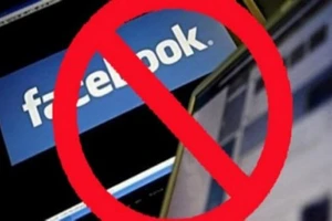 Cấm giáo viên bình luận Facebook và quyền tự do ngôn luận