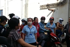 Công ty không đóng BHXH, 400 công nhân ngưng việc phản đối