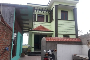 Phát hiện mẹ tự vẫn bên hai con nhỏ