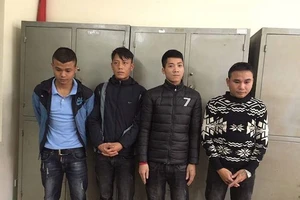 Triệu tập 4 đối tượng ‘chặt chém’ khách du lịch tại phố cổ