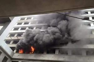 Cháy lớn BV Nhiệt đới Trung ương