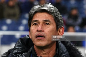 ‘Quân sư’ Charnvit ứng cử chủ tịch LĐBĐ Thái Lan