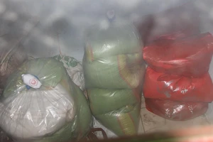 Người dân cấp cứu sau khi ăn gạo trong gói quà tết