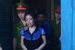 Mẹ trẻ túng quẫn giết con thơ