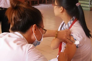 Lùi thời gian kết thúc chiến dịch tiêm vaccine sởi-rubella