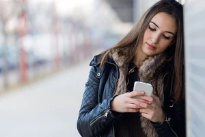 Thói quen lên mạng của quý ông khiến phụ nữ tránh xa