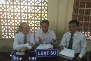 Vụ đi tè bị quy tội cướp: Nên nhẹ nhàng với người bị hại