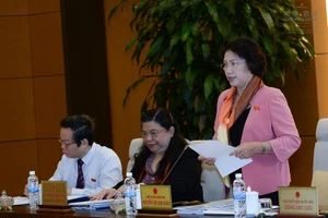 Đại biểu Quốc hội có nhiều ý kiến về việc bầu bán, phát phiếu