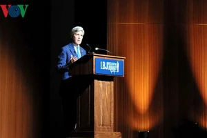 Ngoại trưởng Mỹ rơi nước mắt khi nói về chiến tranh Việt Nam