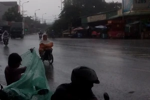 Mưa lớn kéo dài hơn 1 tiếng ở Biên Hòa