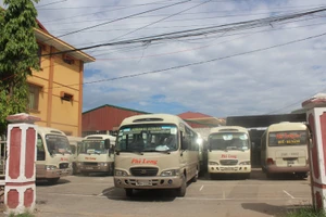 Tài xế xe khách Phi Long ngừng việc đòi giảm khoán