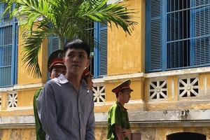 22 năm tù cho con nghiện 9X chuyên giao nhận ma túy, súng 