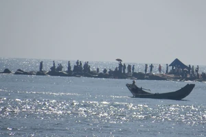 Tắm ở cửa biển, một thanh niên mất tích