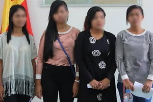 Giải cứu 4 cô gái khỏi quán ‘cà phê ôm’ ở Campuchia