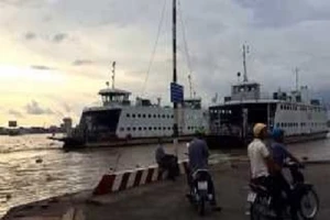 Khởi tố nhóm thanh niên nhậu say, vây đánh CSGT