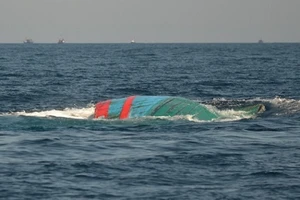 Bốn ngư dân thoát chết sau vụ đâm va trên biển