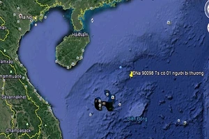 Trực thăng cứu một thuyền viên bị nạn gần quần đảo Hoàng Sa