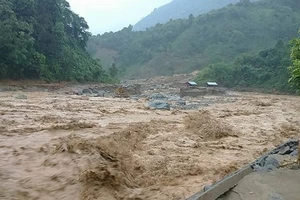 Bão số 3 kéo lũ ồ ạt tràn về ở miền núi phía Bắc