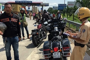 Mô tô ‘siêu khủng’ bị bắt giữ vì không có giấy tờ