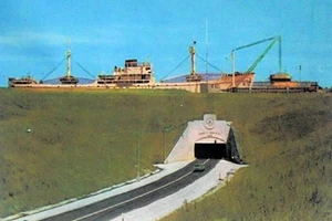 Xây hầm vượt kênh Quan Chánh Bố