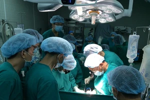 Ca ghép thận hi hữu ở BV Việt Đức
